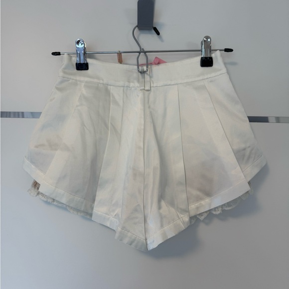 Nana Jacqueline White Pleated Shorts with Lace Detail - Picture 2 of 2